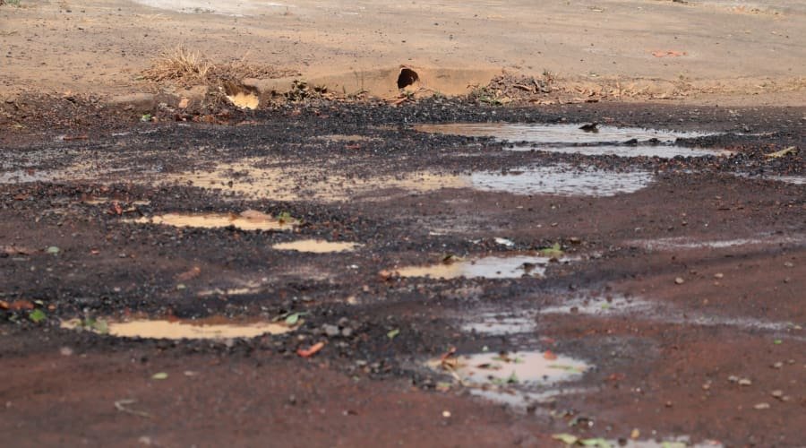 Prefeitura de Aparecida atua para coibir descarte irregular de água servida nas ruas