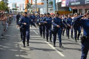 Prefeitura de Aparecida realiza desfile cívico com bolo de 103 metros em comemoração ao aniversário da cidade