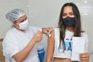 Prefeitura de Aparecida reforça vacinação contra o HPV para adolescentes