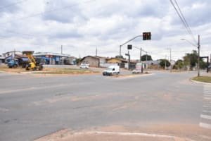 Prefeitura inicia obra com pavimento de concreto em cruzamento estratégico do Jardim dos Buritis