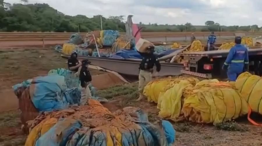 PRF apreende mais de 114 kg de drogas após acidente na BR em Goiás