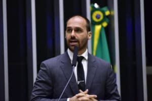 PT pede cassação do mandato de Eduardo Bolsonaro