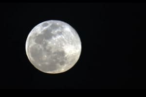 Segunda superlua do ano poderá ser vista no Brasil por 3 dias
