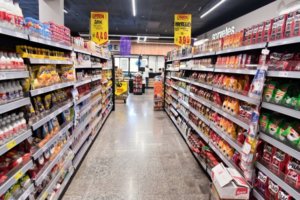 Supermercados podem fechar aos domingos a partir de abril em Goiás