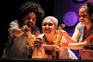 Teatro de Animação com Izabela Nascente da Cia de Teatro Nu Escuro
