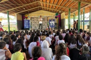 Teatro leva biodiversidade para dentro das escolas de Aparecida e Trindade