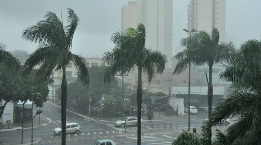 Tempestades com ventos de até 60 km/h marcam o fim de março
