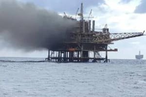 Trabalhador fica ferido durante incêndio em plataforma da Petrobras