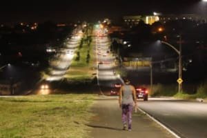 Vilela assina contrato de PPP que vai implantar iluminação de LED em toda cidade de Aparecida