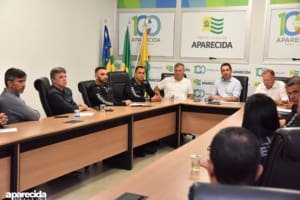 Vilela aumentará equipes de limpeza urbana por meio de parceria com Polícia Penal