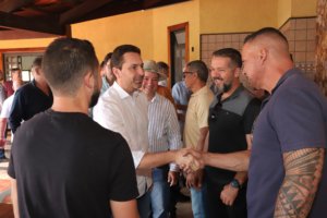 Vilela e empresários do Garavelo discutem melhorias para a região