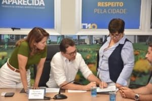 Vilela destrava progressões de servidores da Educação em Aparecida