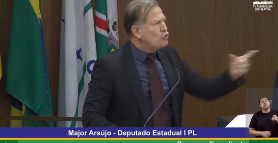 “CALA A BOCA, DESGRAÇA!”: deputado se exalta durante discurso na tribuna