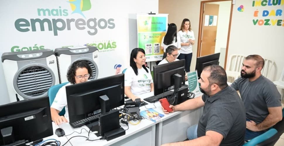 Feirão de Empregos oferece 730 vagas no comércio e eventos