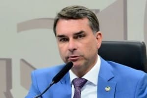 Flávio sobre áudos a Vorcaro: Filho pedindo patrocínio