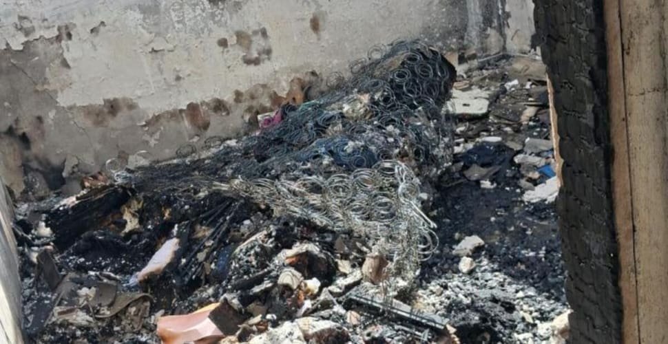 Marido é preso após agredir esposa e incendiar a própria casa