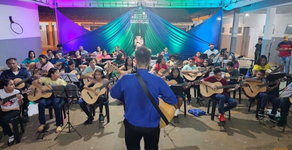 Escolas do Futuro de Goiás abrem 434 vagas gratuitas em Teatro e Violão