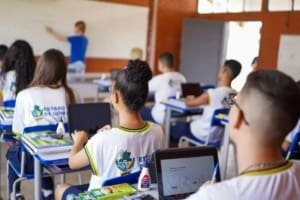 Goiás conquista 1º lugar do país na Redação do Enem 2025 entre redes estaduais