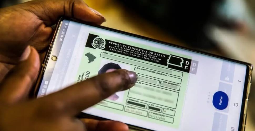 Lula sanciona lei que garante renovação automática da CNH