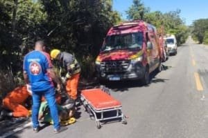 Motorista passa três dias só com água após acidente na GO-118
