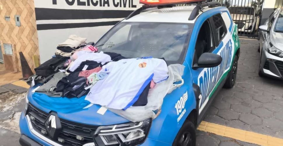 Mulher é presa com R$ 5 mil em roupas furtadas de shopping