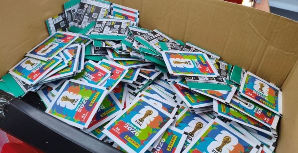 Procon apreende mais de 2 mil figurinhas falsas da Copa do Mundo