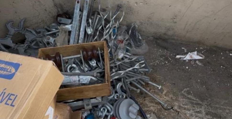 Quatro funcionários são presos por desvio de materiais elétricos