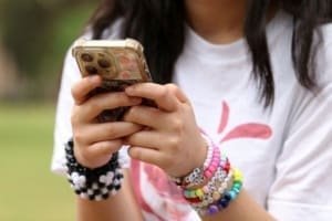 Reino Unido anuncia proibição de redes sociais para menores de 16 anos