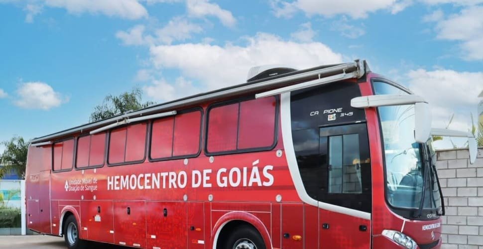 Unidade móvel do Hemocentro recebe doadores no Goiânia Shopping