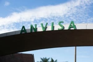Anvisa proíbe lotes de limpador de pisos Limpash e do Antimofo Eucatex