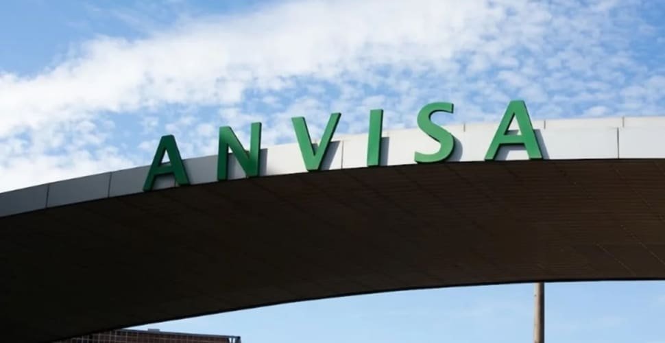 Anvisa proíbe lotes de limpador de pisos Limpash e do Antimofo Eucatex