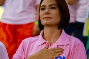 Michelle Bolsonaro elogia medida do governo Lula voltada para surdos