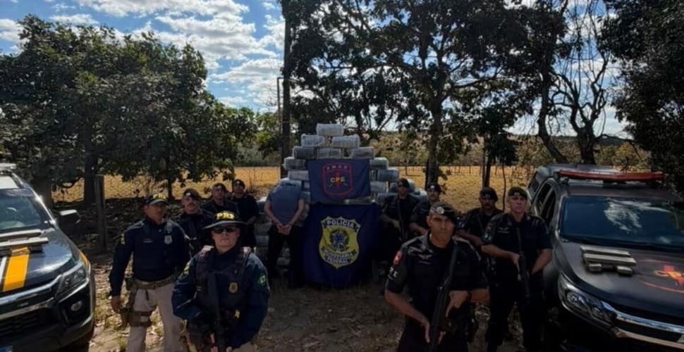 Operação conjunta intercepta caminhão com 2 toneladas de drogas