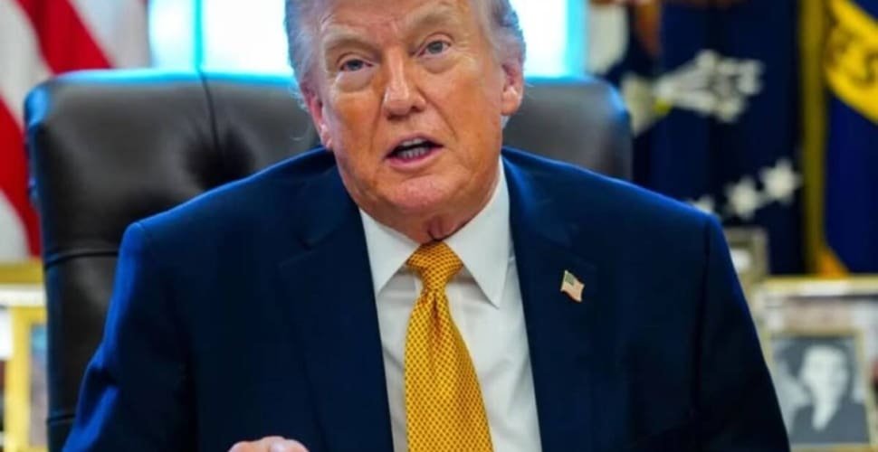 Trump anuncia tarifas de 100% para medicamentos genéricos a partir de 2028