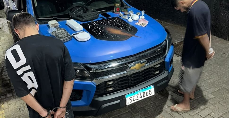 Dupla é presa por tráfico de drogas durante ação policial