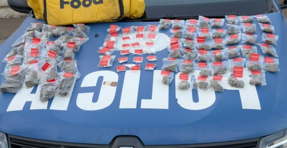 Falso entregador por aplicativo é preso com drogas em blitz
