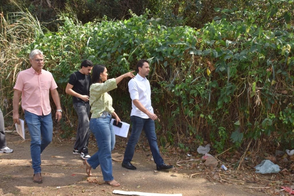 Prefeito Vilela visita Parque Colina Azul e anuncia início da revitalização