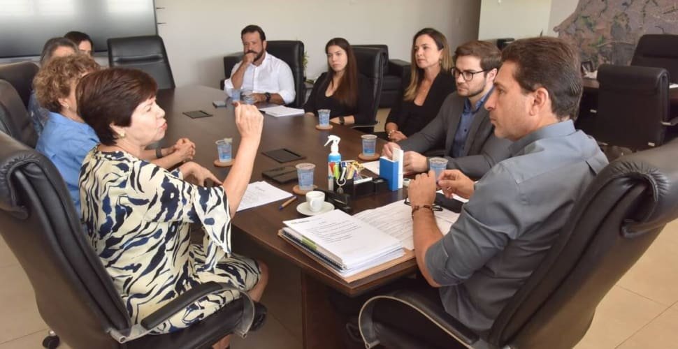 Prefeito de Aparecida avança em políticas de proteção às mulheres com MP