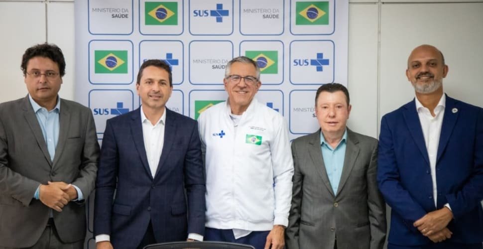 Vilela busca novos investimentos para a saúde de Aparecida em Brasília