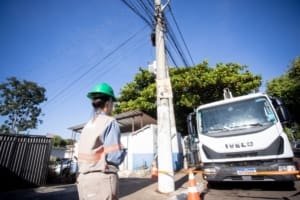 Equatorial realiza obras de modernização da rede durante desligamento programado em Aparecida