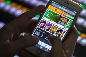 Governo federal anuncia proibição de bets