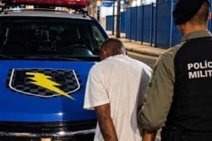 Homem é preso após tirar a roupa e exibir partes íntimas em loja de Aparecida