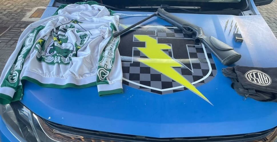 Membro de torcida é preso após divulgar vídeos nas redes; arma é apreendida