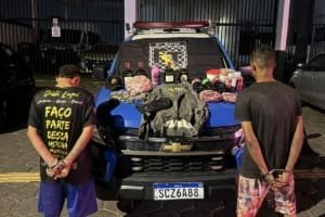 PM prende dupla em flagrante após sequência de furtos em Aparecida