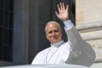 Cirurgia do papa Leão foi concluída com sucesso, diz Vaticano