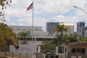 EUA suspendem serviços da Embaixada no Brasil por questões de segurança