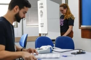 Eleitor que faltou ao primeiro turno pode votar no segundo