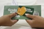 Governo de Goiás e Prefeitura de Aparecida reentregam 615 cartões sociais nesta segunda (19)