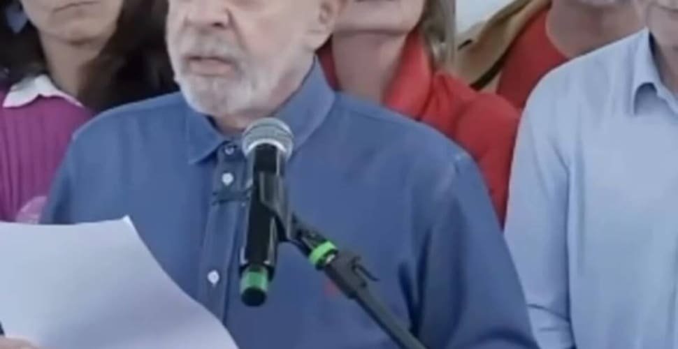 Lula diz que vai autorizar o TSE a quebrar sigilo dele e de familiares