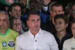 Moraes determina que Flávio Bolsonaro entregue passaporte